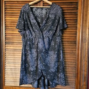 Torrid Black and Grey Floral Twist Tunic with Rose Gold Splatter 2
